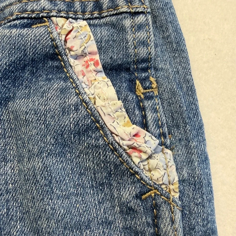 OshKosh B'gosh Girls Blue Denim Floral Lined Ruffle Trim Bib Overalls Size 2T